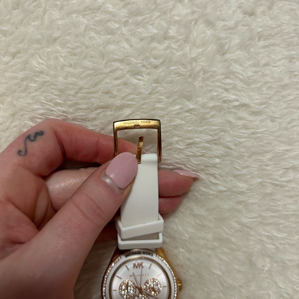 Michael Kors Gold and White Women's Watch - Picture 4 of 7